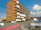 愛媛県松山市の競売物件 330万円 マンション 65m²