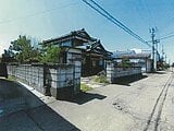 新潟県燕市の競売物件 893万円 戸建て 294m²