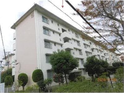 大阪府和泉市 北信太駅13分 マンション「鶴山台第三住宅」212万円の競売物件 #1